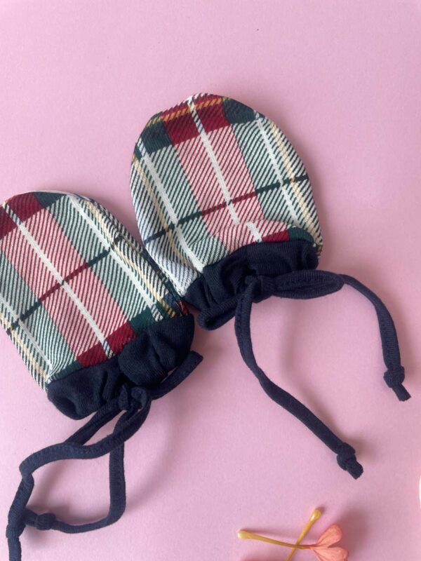 Dori Mitten Pack Of 2 - Maroon and Off-white - Image 2