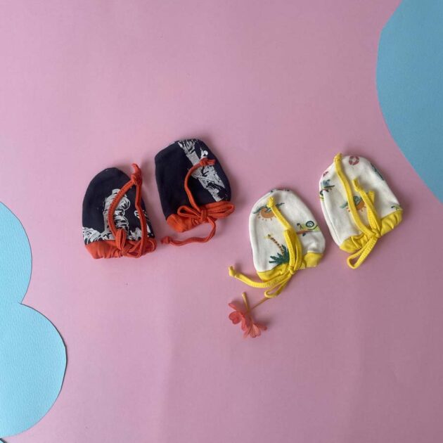 Dori Mitten Pack Of 2 - Yellow and Navy Blue