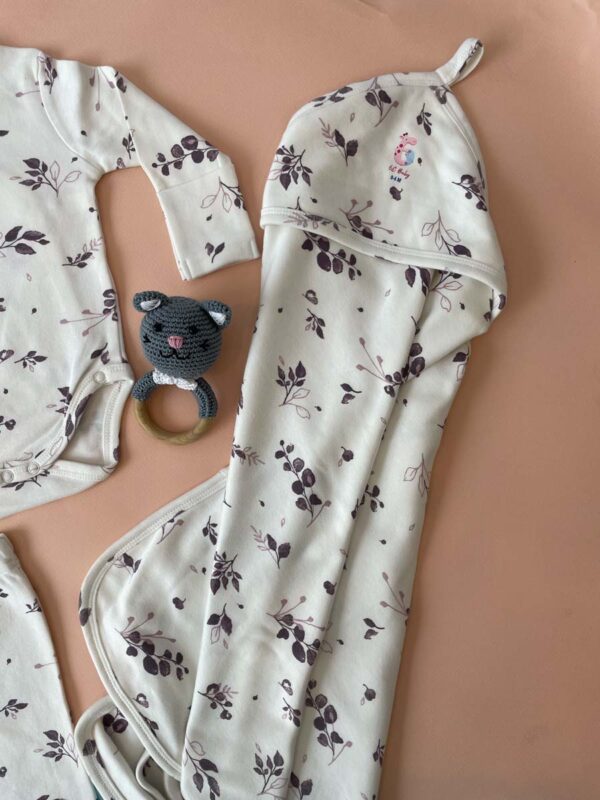 Baby gift set pack of 8 includes-1 full sleeve bodysuit 1 half-sleeve shirt1 pair of full-length pants1 shorts1 beanie cap                          1 pair of mitten1 pair of booties1 swaddle blanket - Image 22