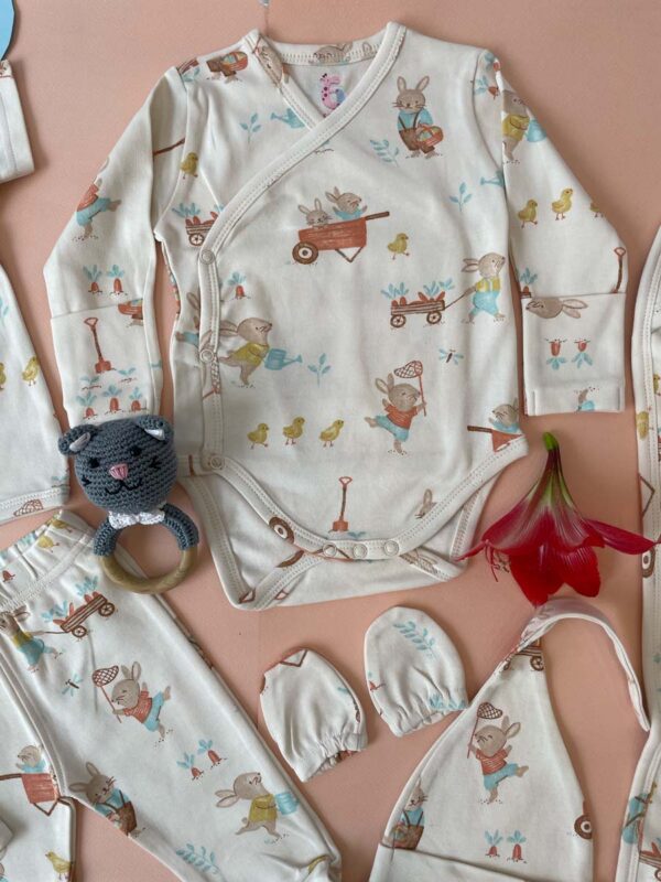 Baby gift set pack of 8 includes-1 full sleeve bodysuit 1 half-sleeve shirt1 pair of full-length pants1 shorts1 beanie cap                          1 pair of mitten1 pair of booties1 swaddle blanket - Image 10