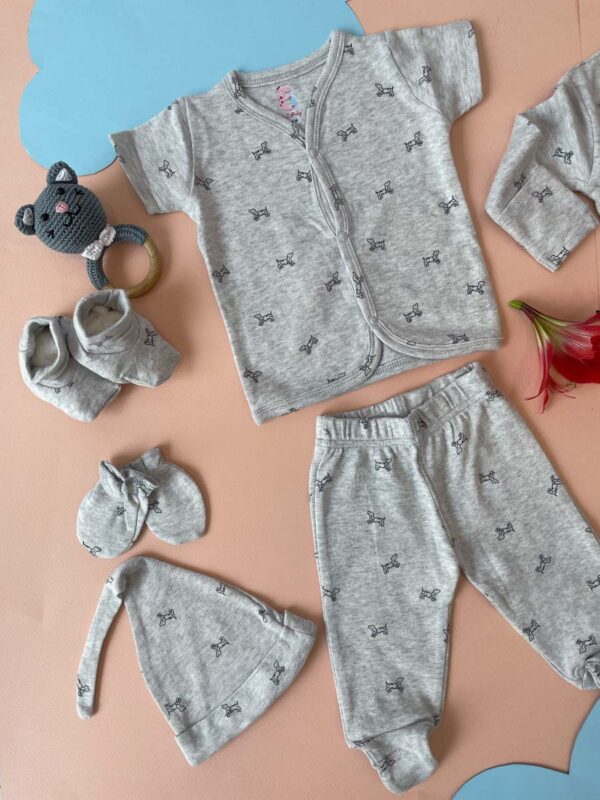 Baby gift set pack of 8 includes-1 full sleeve bodysuit 1 half-sleeve shirt1 pair of full-length pants1 shorts1 beanie cap                          1 pair of mitten1 pair of booties1 swaddle blanket - Image 5