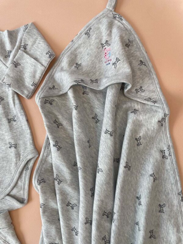 Baby gift set pack of 8 includes-1 full sleeve bodysuit 1 half-sleeve shirt1 pair of full-length pants1 shorts1 beanie cap                          1 pair of mitten1 pair of booties1 swaddle blanket - Image 2