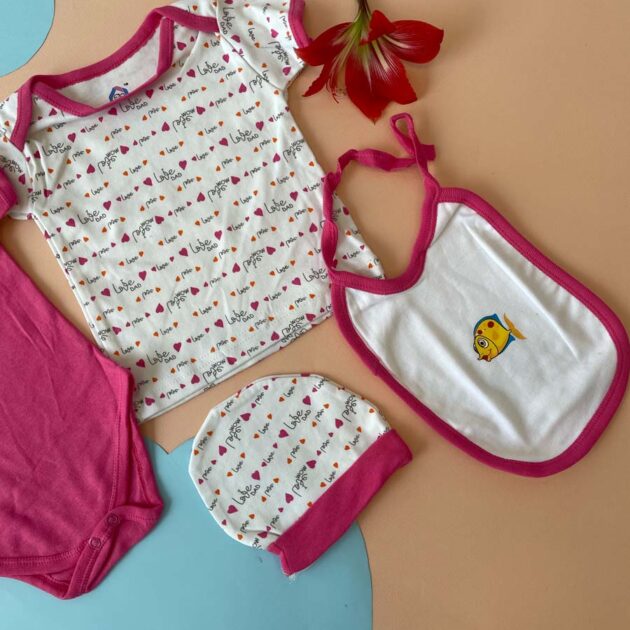 Baby gift set pack of 4 includes-1 half sleeve bodysuit,     1 half-sleeve tshirt1 beanie cap                          1 bib