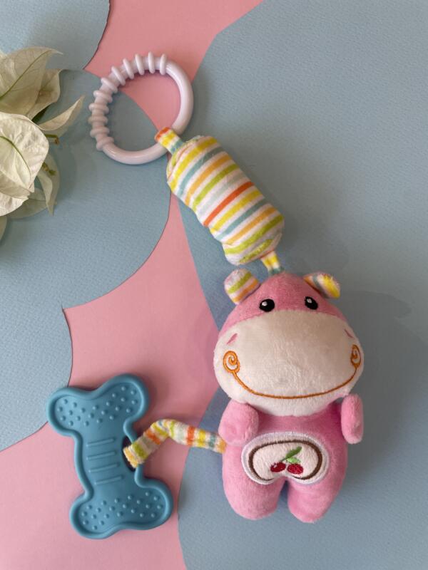 Pinkie Pop Soft Hanging Rattle – Cute Plush Baby Toy for Infants