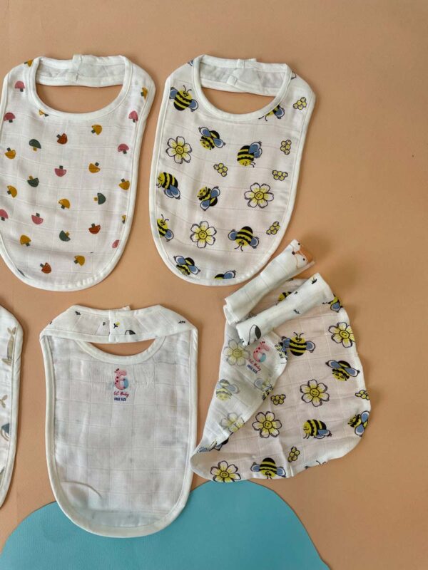 Muslin bib & washcloth - Image 5