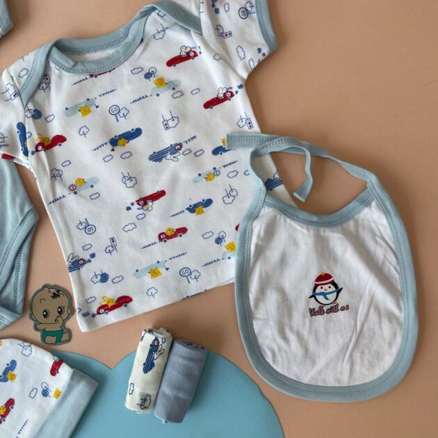 Baby gift set pack of 5 includes-1 half sleeve bodysuit,     1 half-sleeve tshirt1 beanie cap                          1 bib, 2 wash clothes